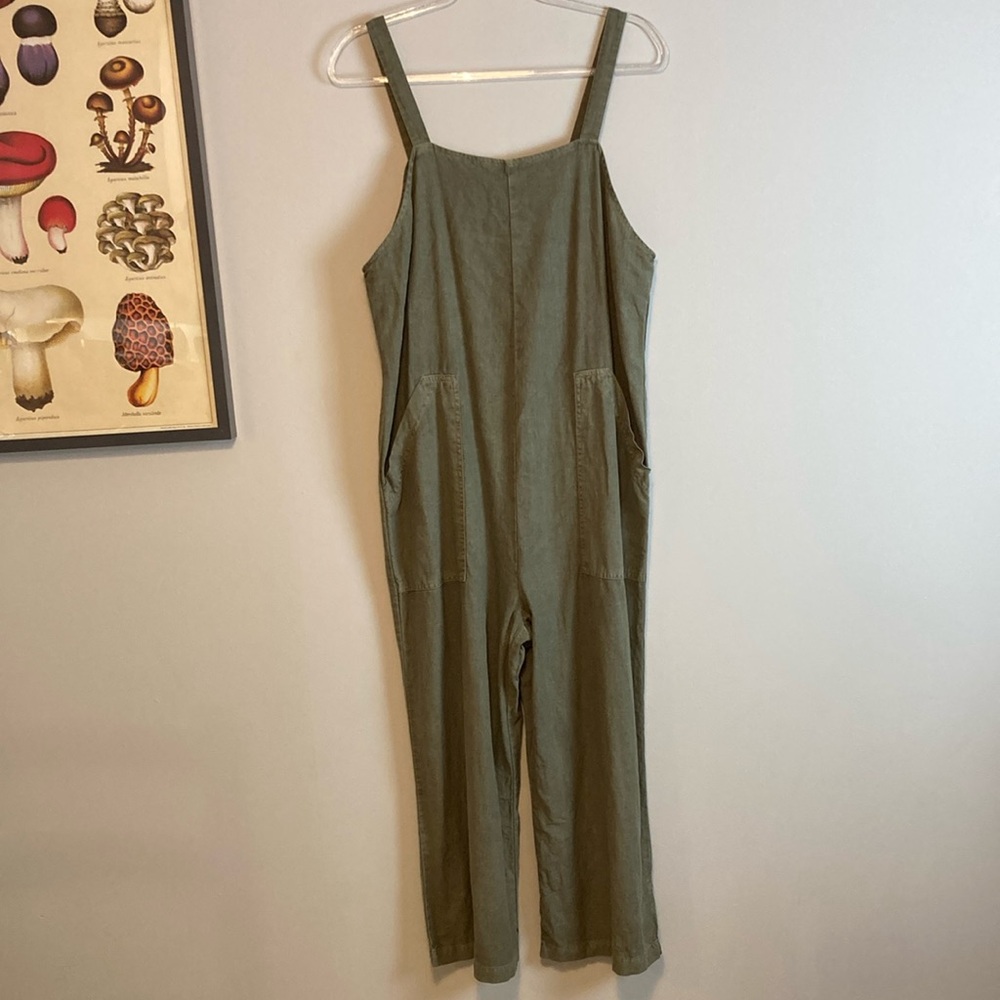 Universal Thread Olive/Khaki Green Jumpuit with pockets. Linen Blend. Size: S